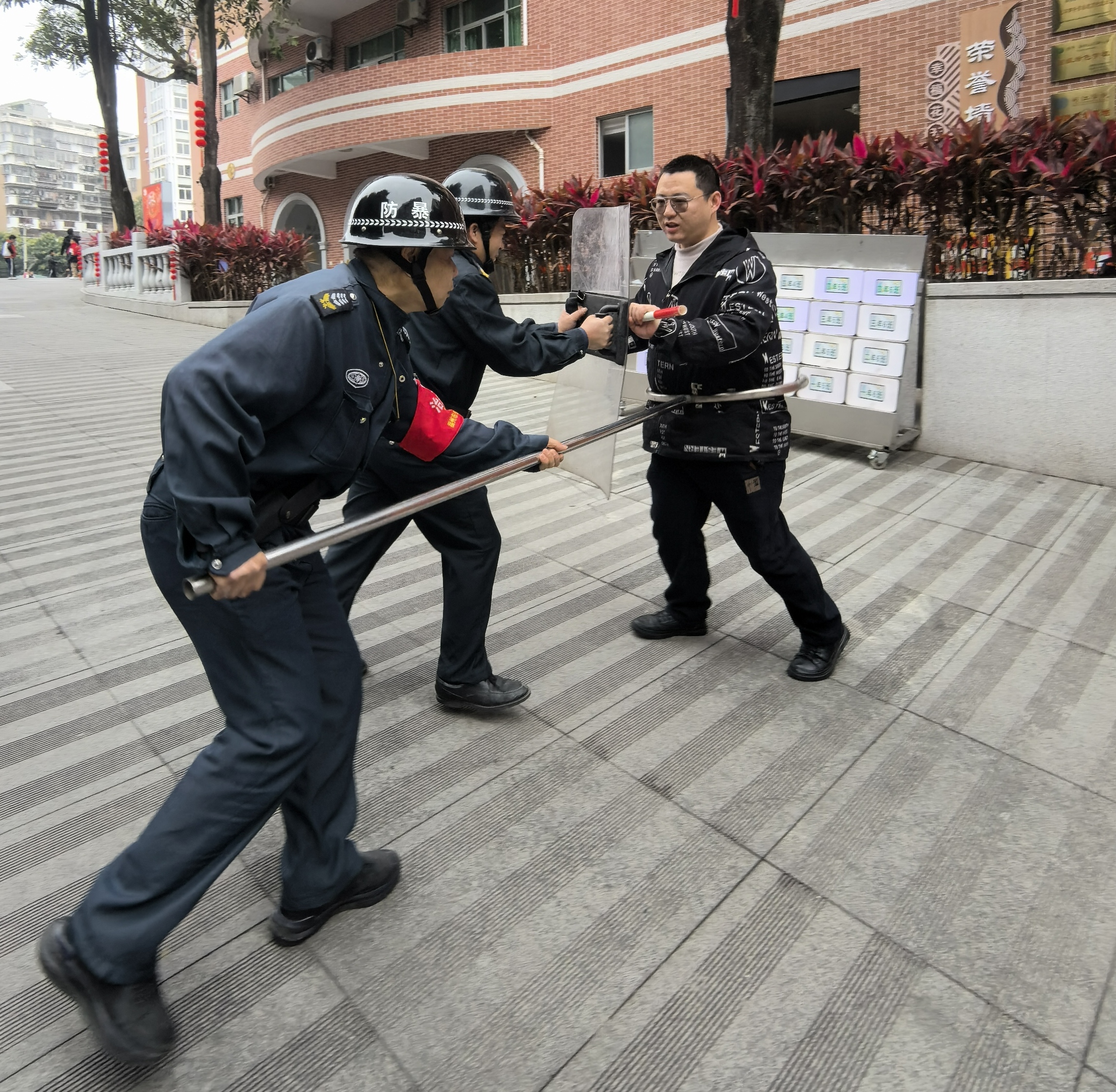 防守改进：提高防线团队协作性